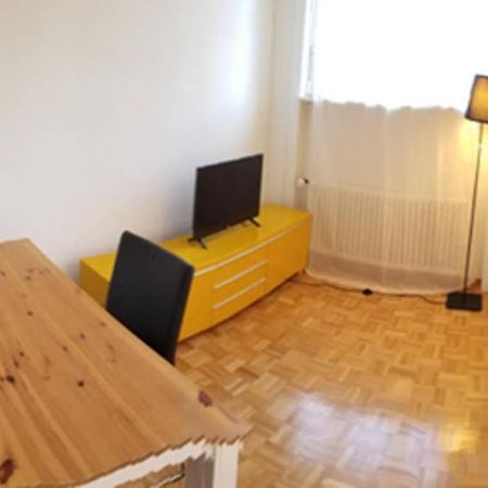 Hsh Barre 6 - City Apartment Next Cathedral Lausanne Exterior foto